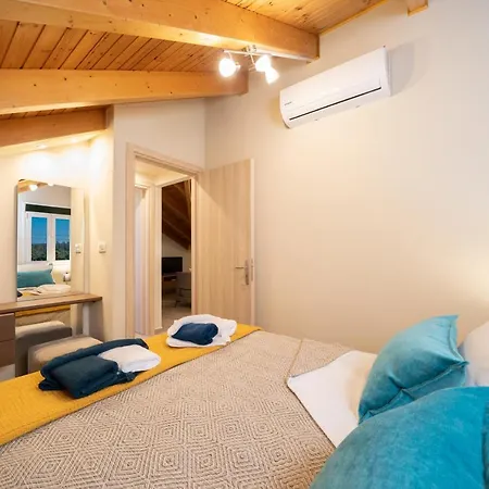 Mimoza's Appartement Peratáta