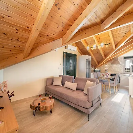 Mimoza's Appartement Peratáta