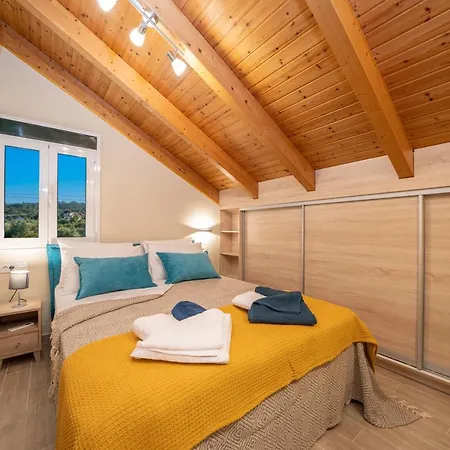 Mimoza's Appartement Peratáta