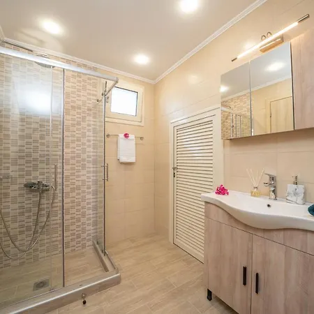 Mimoza's Appartement Peratáta